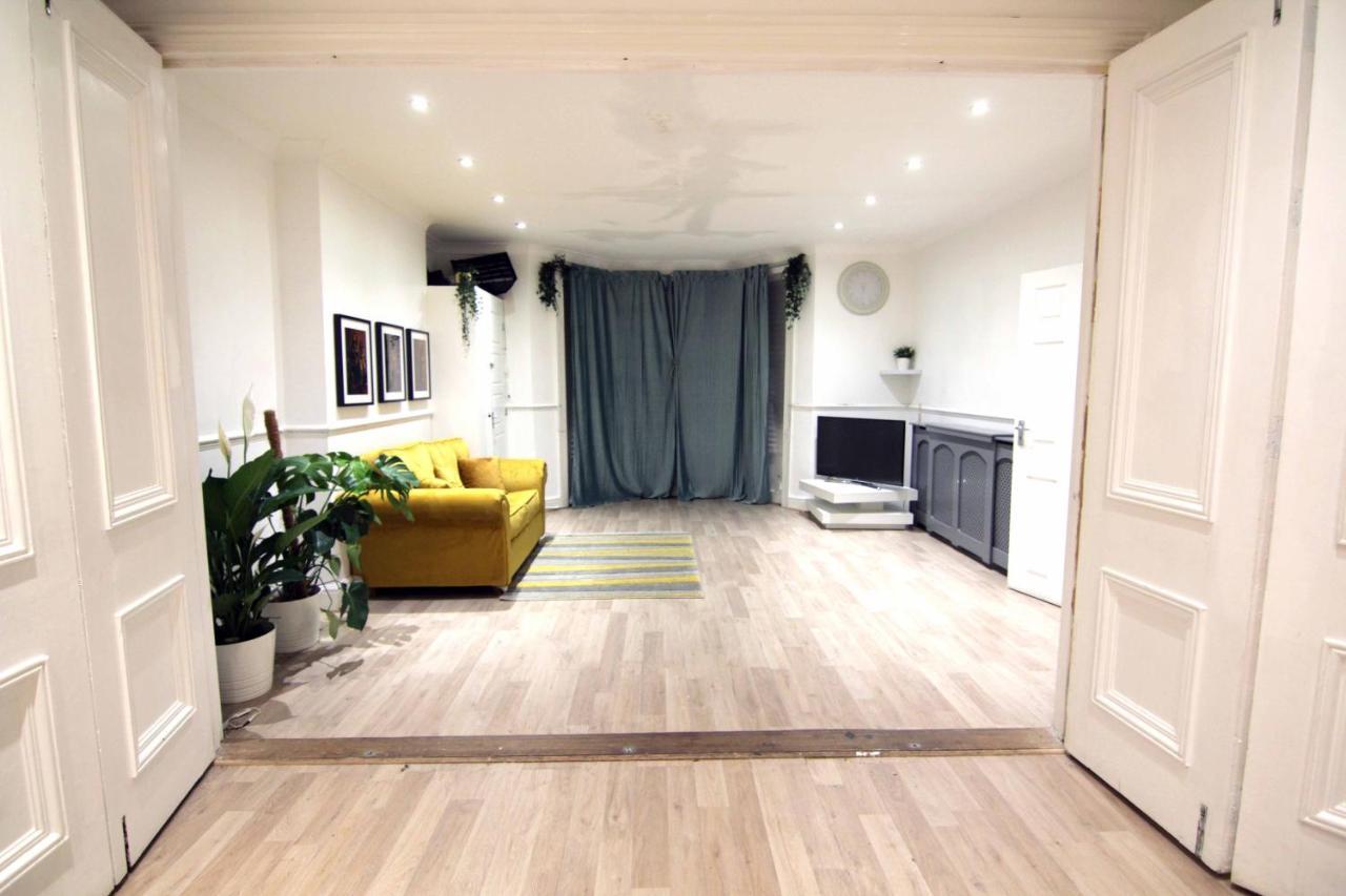 Apartament Spacious Multi-room Londra