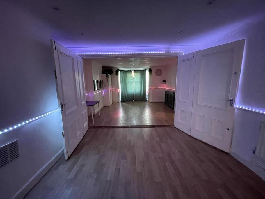 Apartament Spacious Multi-room Londra