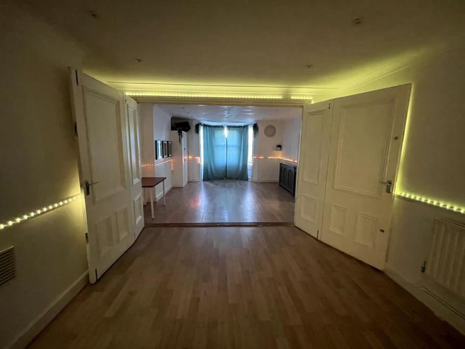 Spacious Multi-room Londra
